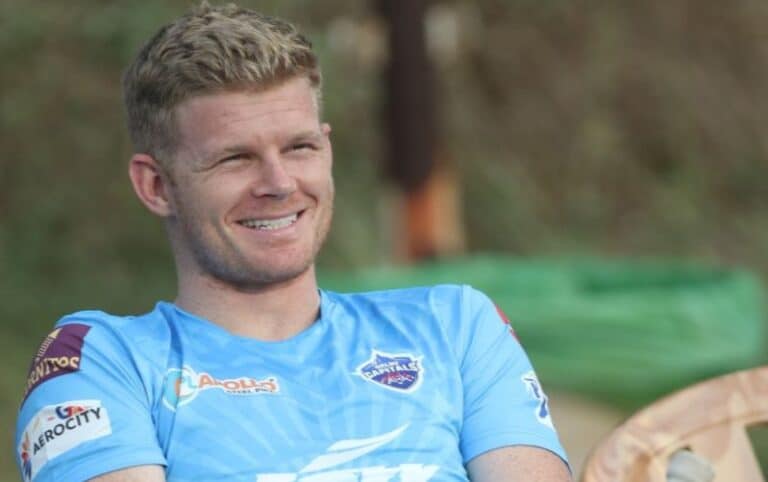 STR vs THU Dream11 Prediction & Fan2Play Possible Playing 11 Pitch Report: BBL 2021/22 Match 28