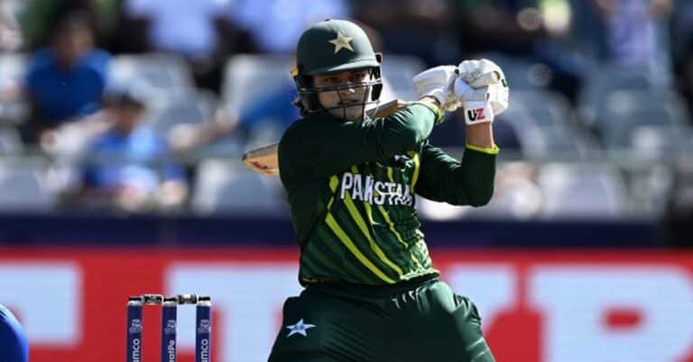 Why did Pakistan star Ayesha Naseem retire at 18?
