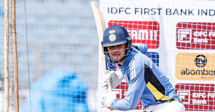 Shubman Gill picks up injury, fracturing his thumb in the simulation match at the WACA, putting him in doubt for the opening BGT Test.