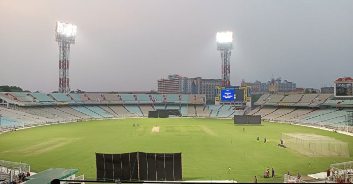 A look at the weather forecast for Eden Gardens in Kolkata, where thunderstorms are set to threaten the KKR vs RCB clash.